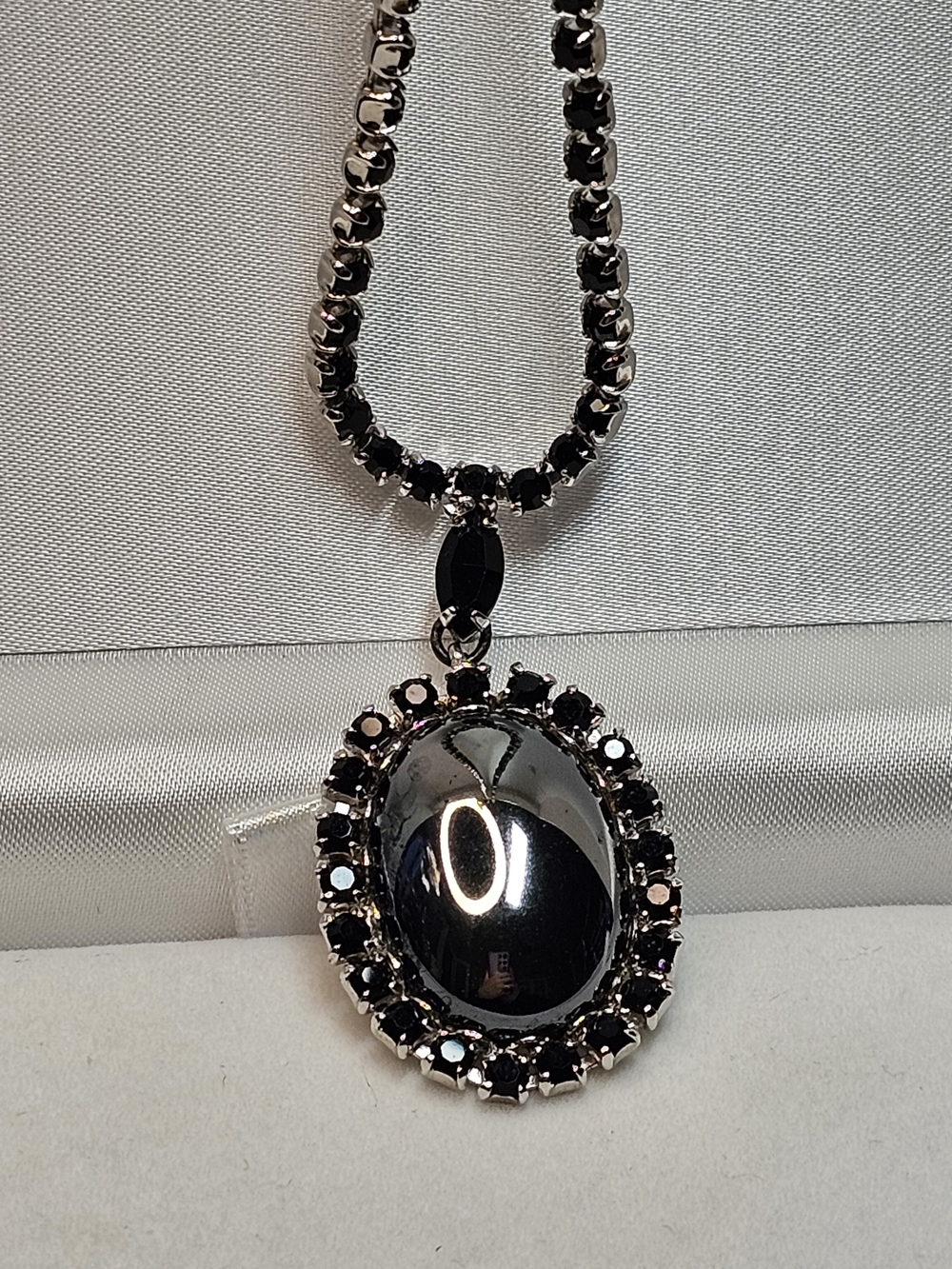 Elegant Black Hematite Pendant Necklace